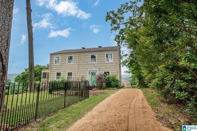 Foto del edificio - 2425 Park Ln S