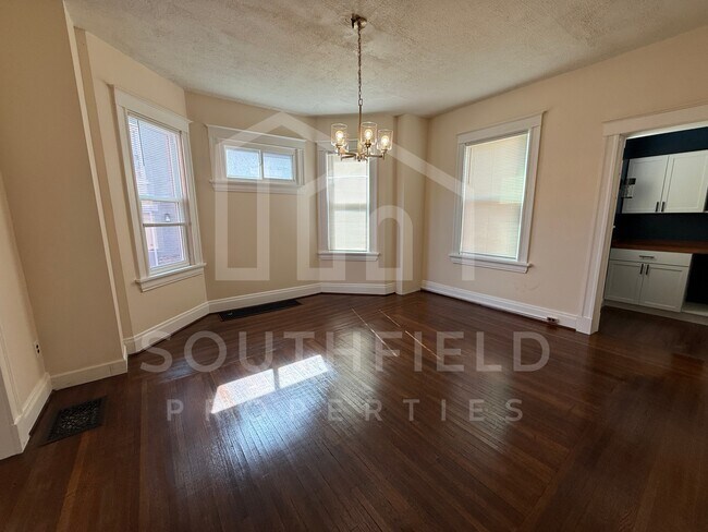 Foto del edificio - 1537 Ruth Ave