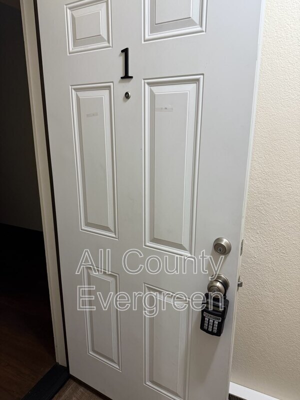 Foto del edificio - 2929 R St SE