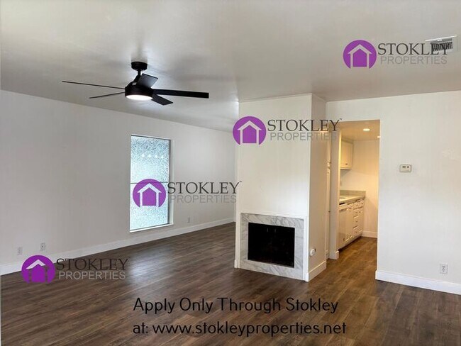 Foto del edificio - 5420 Roundtree Ct