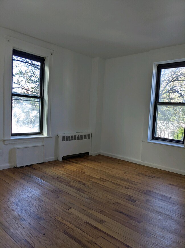 Foto del edificio - 44 Franklin Ave