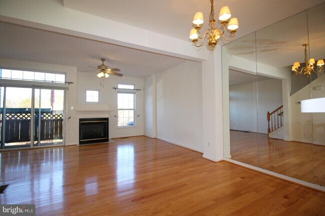 Building Photo - 5851 Pearson Ln