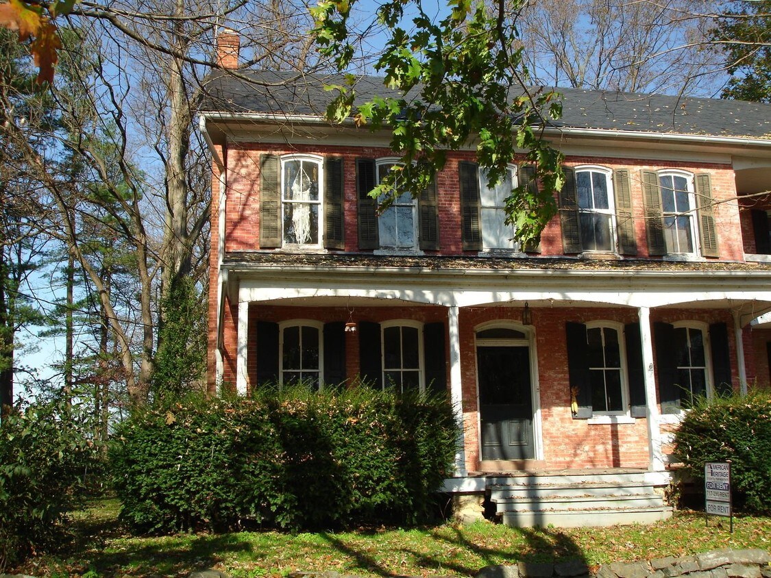 Primary Photo - 2 br, 1 bath House - 489 LONG LANE