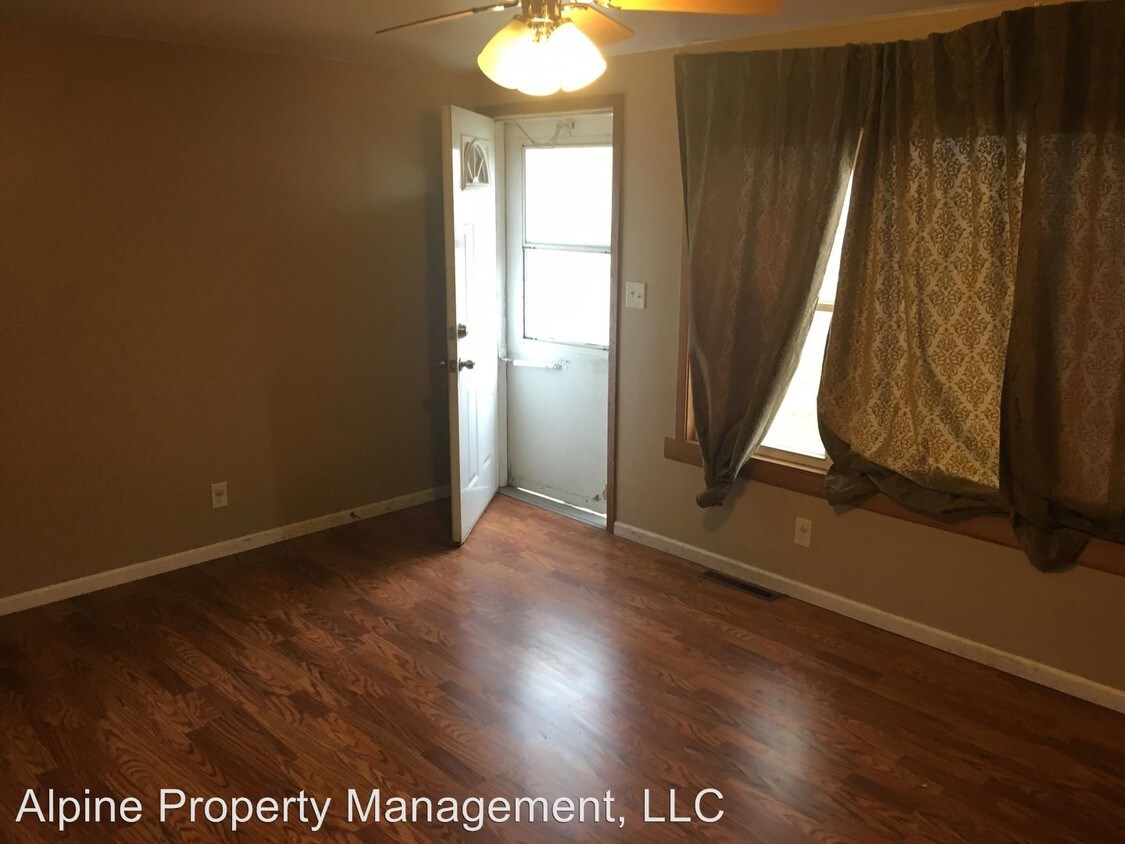 Foto principal - 2700 W 2nd St