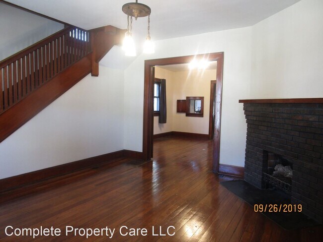 Building Photo - 5 br, 2.5 bath House - 1219 Thornburg