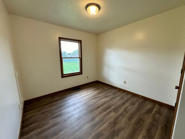 Foto del edificio - 2-Bedroom Duplex Near Prairie Elementary S...