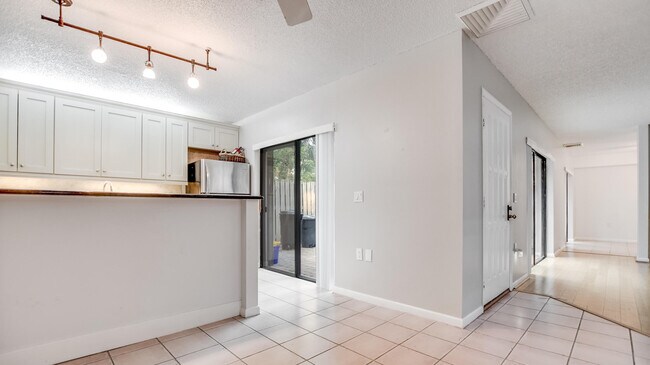 Foto del edificio - 121 1st Ln