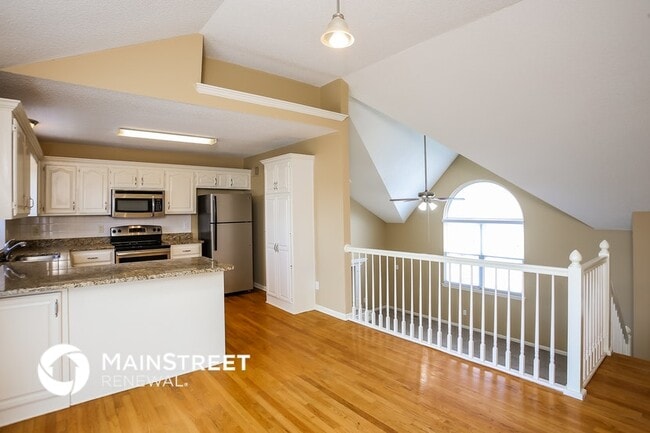 Building Photo - 1221 Rosehill Dr