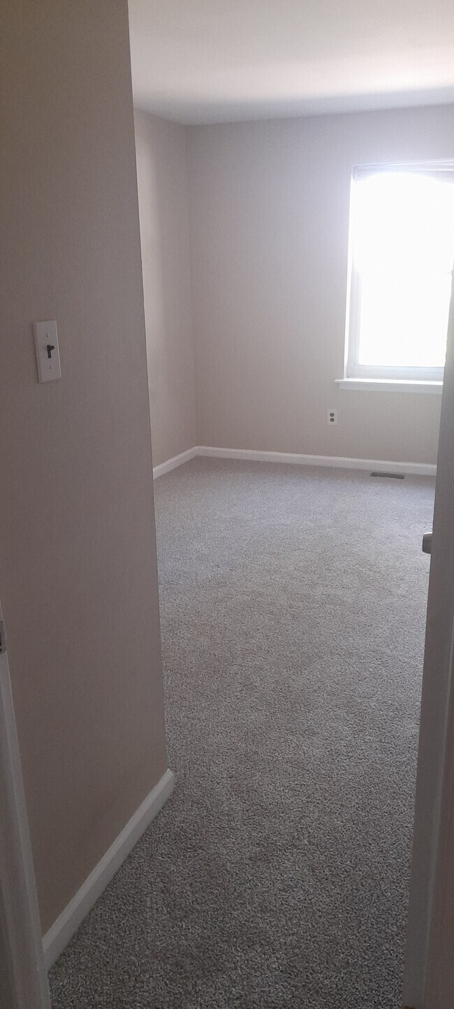2nd bedroom - 12090 Abby Rd