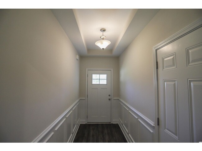 Building Photo - 4 Bedroom 3 Full Bathroom Single Family Ho...