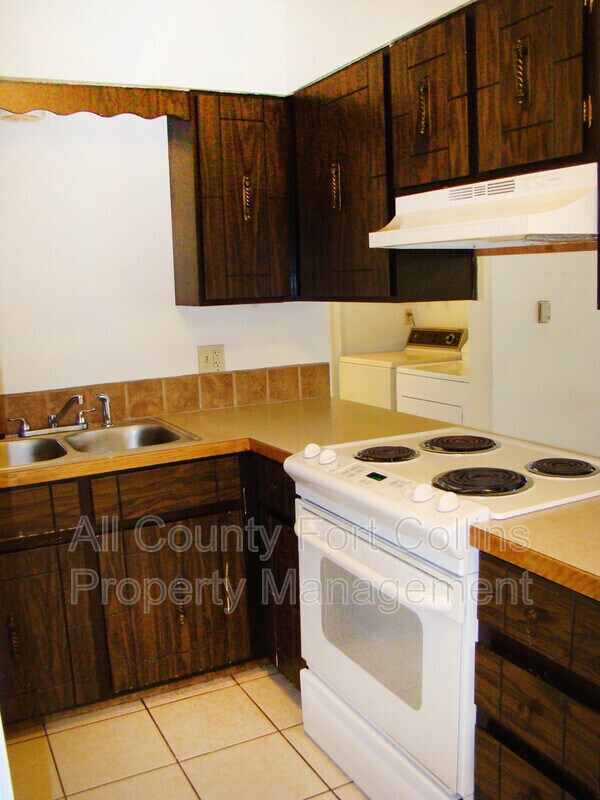 Foto del edificio - 1719 Larch St