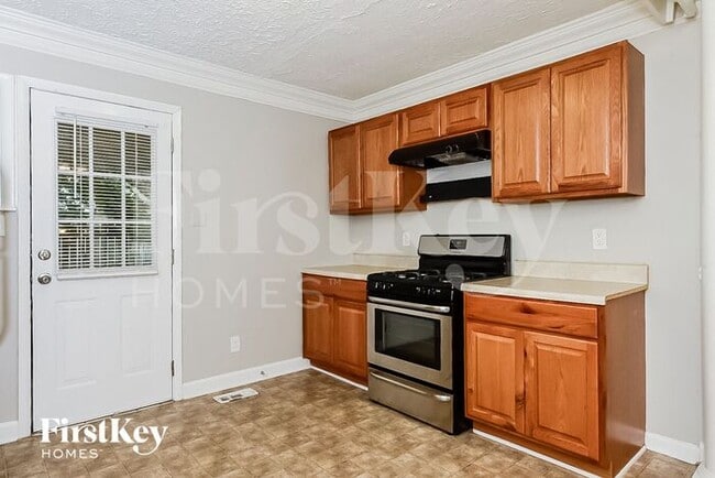 Building Photo - 6153 Continental Cir