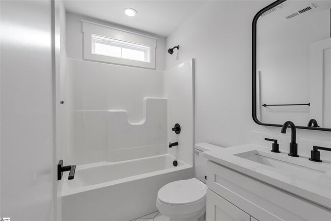 Foto del edificio - 4018 Old Williamston Rd