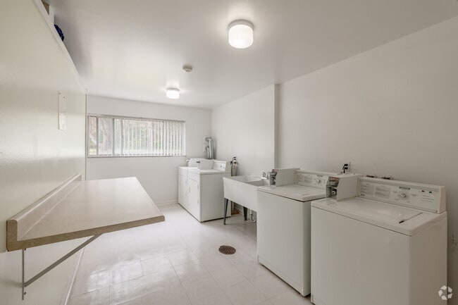 Community Laundry Rooms - Heritage Arms