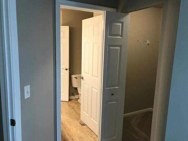 Building Photo - 538 Mallard Ln