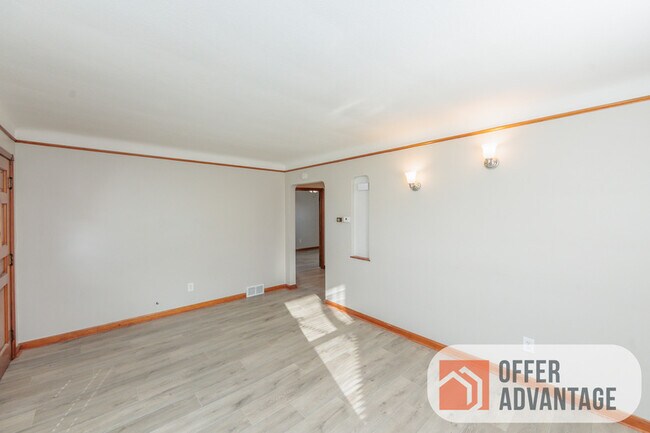 Foto del edificio - 3026 Torrington Ave