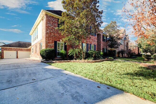 Building Photo - 20523 Riverside Pines Dr