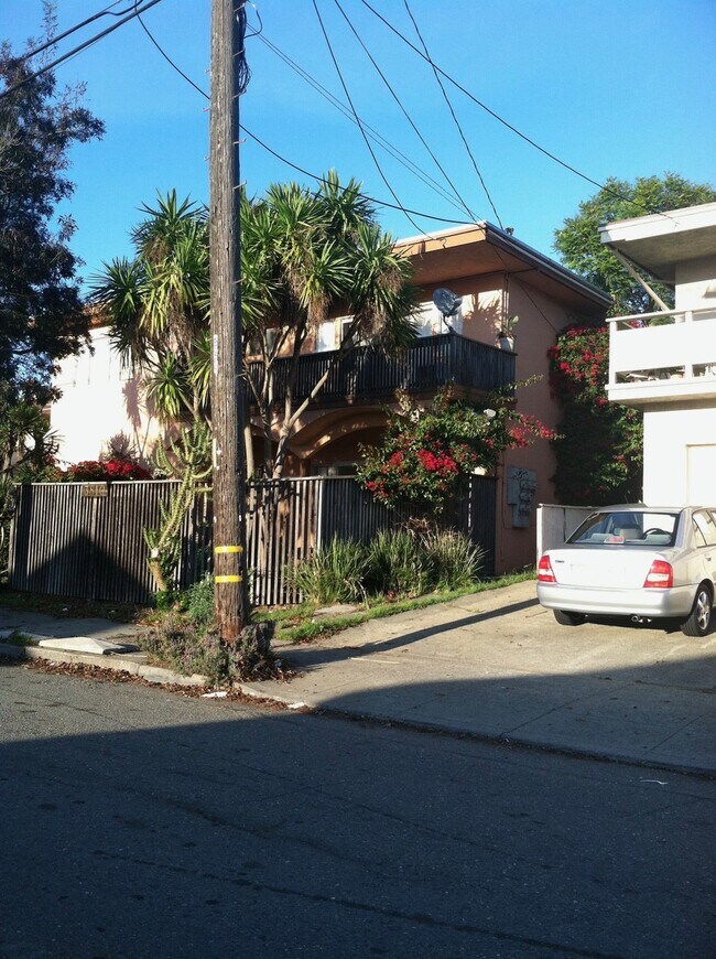 Building Photo - 3810 Redding St
