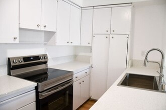 Building Photo - 344 W Tularosa Ave