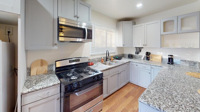 Foto del edificio - 9531 E Ave T-12