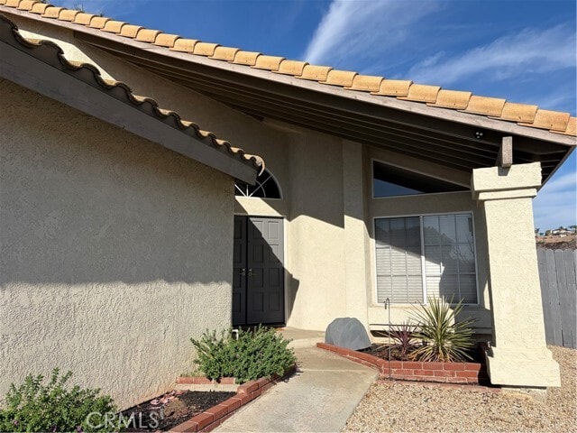 Building Photo - 744 La Cumbre St