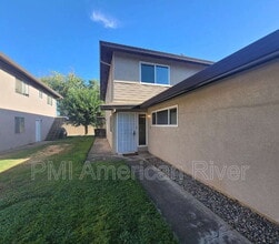 Building Photo - 9045 Montoya St