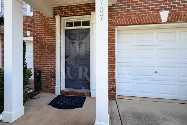 Foto del edificio - 1707 Zachary Brook Ln