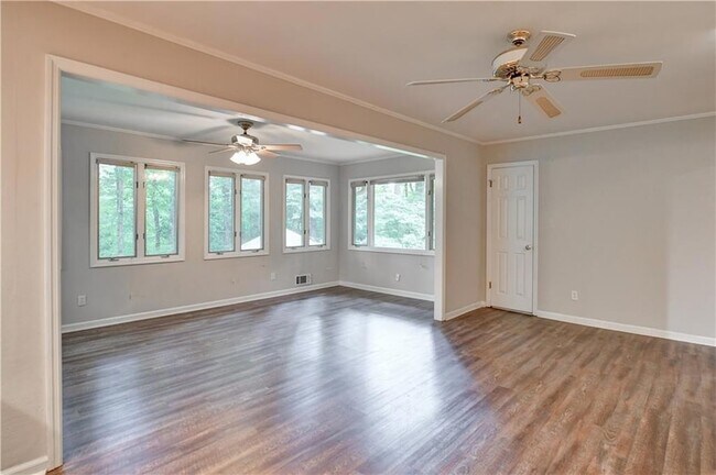 Foto del edificio - 1896 Winchester Trail