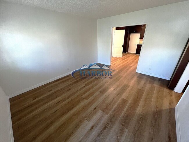 Foto del edificio - 10019 Felton Ave