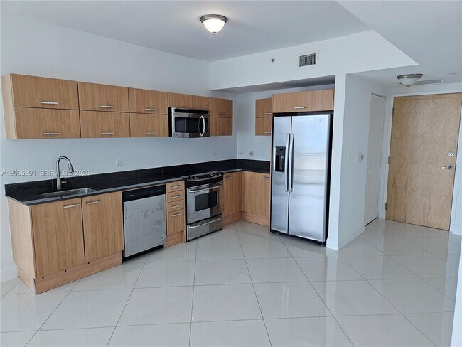 Building Photo - 350 S Miami Ave