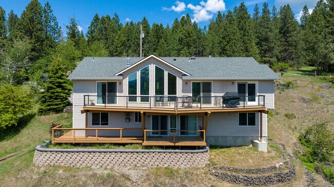 Building Photo - 3700 E Fernan Hill Rd