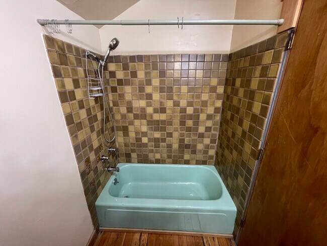 bañera - 5535 NE Prescott St