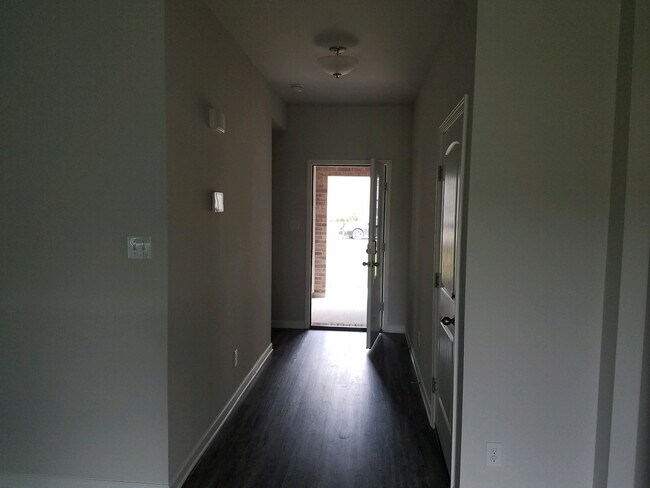 Building Photo - 75288 Crestview Hills Loop