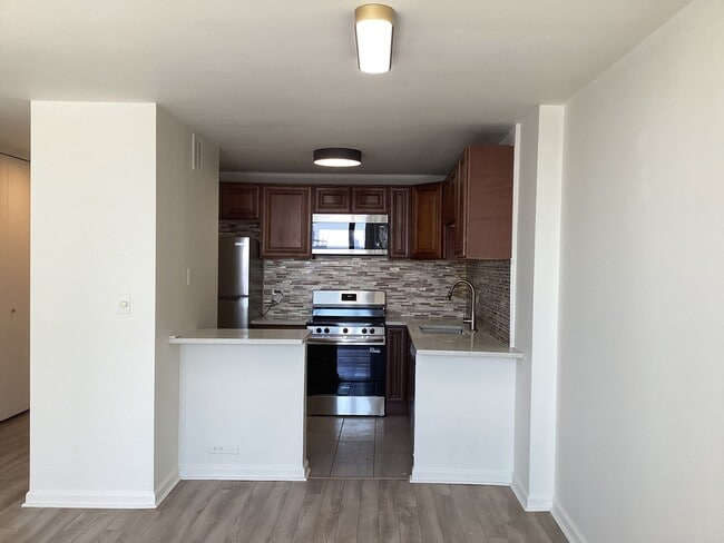 Building Photo - 5100 N Marine Dr