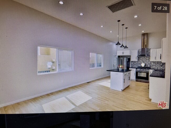 Building Photo - 1710 Miramar St