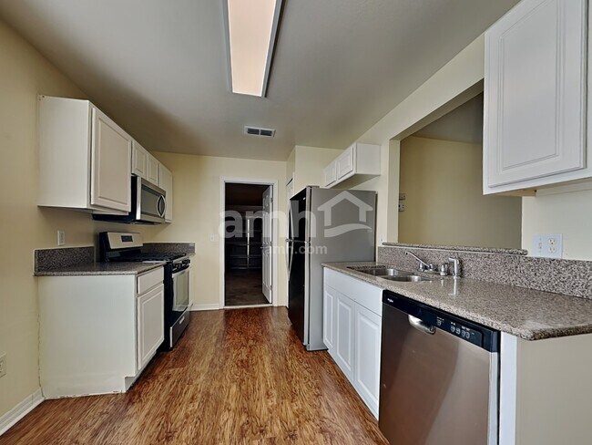 Building Photo - 157 Seneca Point Trl