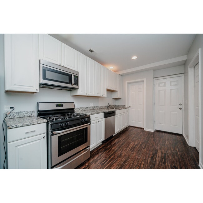 Photo - 1355 W Walton St Apartment