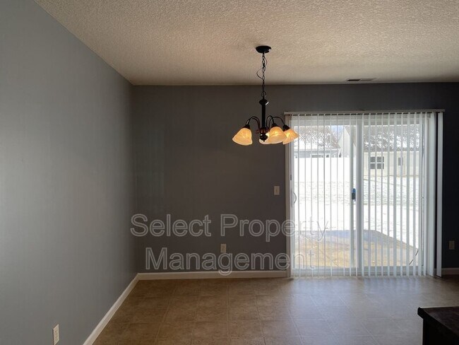Building Photo - 2210 Morgan Creek Dr
