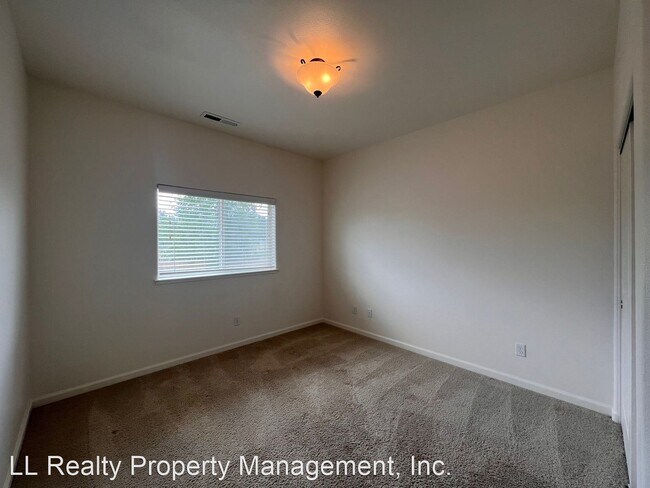 Building Photo - 4 br, 3.5 bath House - 2283 Hayfield Lane