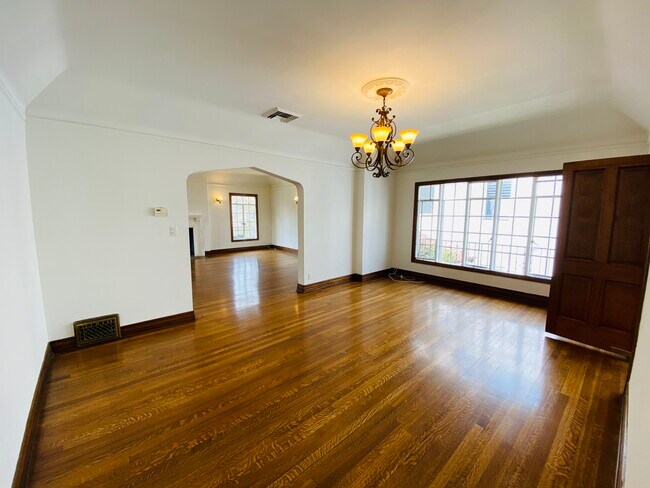 Dining Room 1 - 182 S Orange Dr