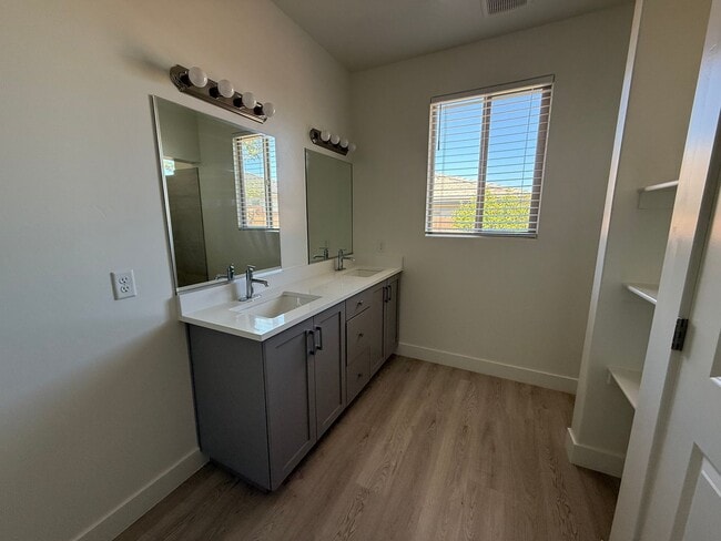 Building Photo - Home for Rent - Pool Access