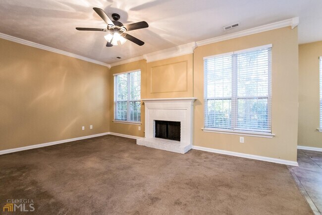 Building Photo - 2019 Hidden Valley Dr SW