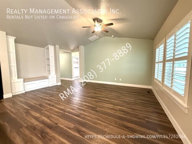 Foto del edificio - 6031 N Spindrift Ave