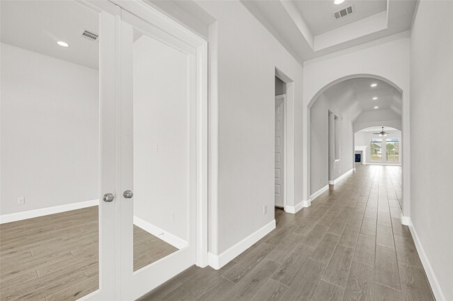 Building Photo - 24831 Hibiscus Gdn Wy