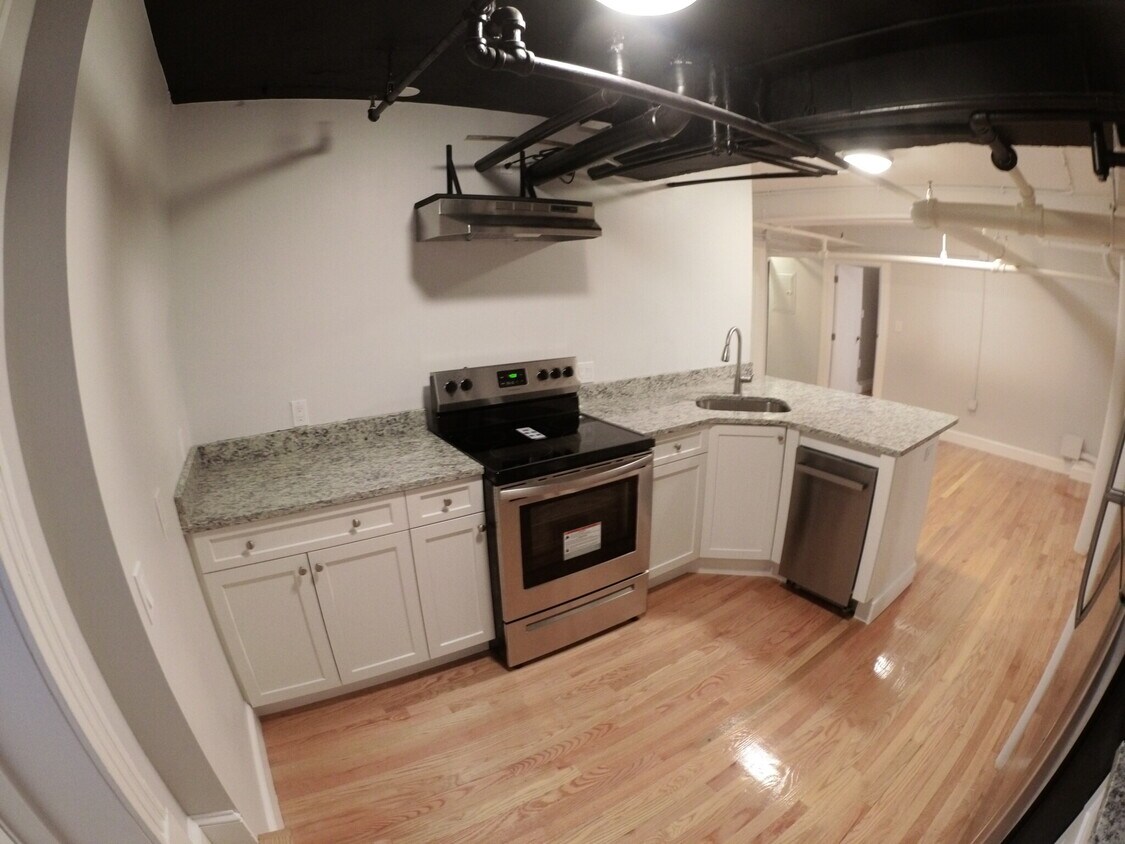 Foto principal - 1415 Commonwealth Ave