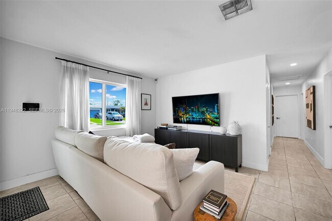 Foto del edificio - 8780 SW 200th St