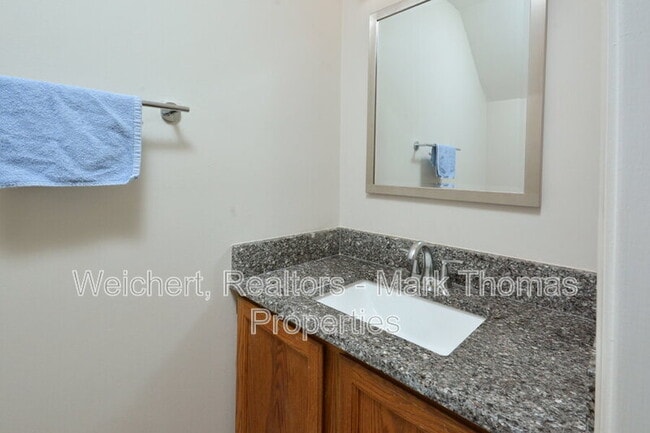 Building Photo - 104 Gatehouse Ln