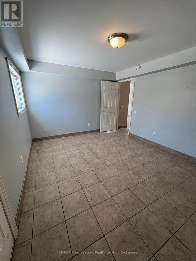 Building Photo - 232 Jane St