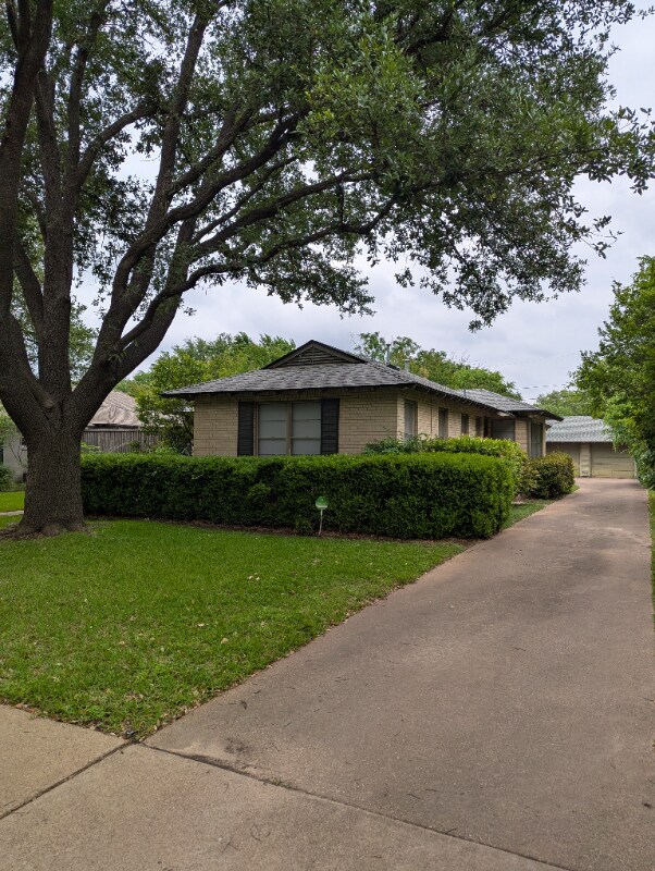 Foto principal - 948 N Windomere Ave