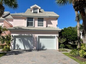 Building Photo - 3008 Fairway Dr N